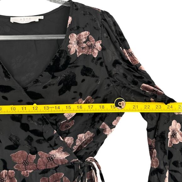 Astr Black and Pink Floral Wrap Blouse - Picture 5 of 6
